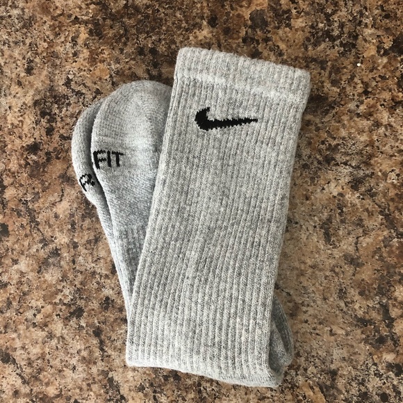 gray nike crew socks